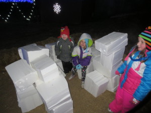LV Zoo Winter Lights Spectacular - kids playing with the "ice"